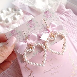 NEW Cute Pink Bow & Pearl Heart Earrings. Elegant Heart Earrings 💕